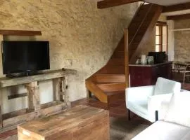 Charmante Maison de Village au Cœur Historique de Laurac