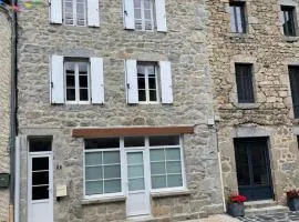 MAISON DE VILLAGE