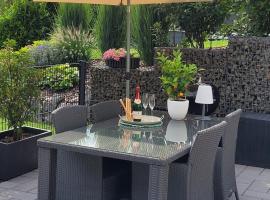 Eifelherz mit Sonnenterrasse, hotel v destinaci Nideggen