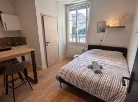 Beau studio tout équipé