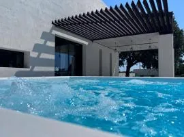 Aeneas Villa Pool & Jacuzzi al mare Torre Guaceto
