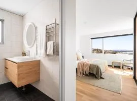 The Lookout, Albany Holiday House