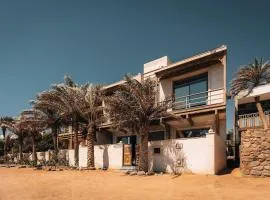 First line chalet with panoramic sea view balcony