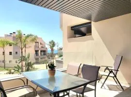 1º Línea de playa con piscina panorámica & parking