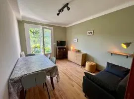 La Petite Ourse maison de village à Oust