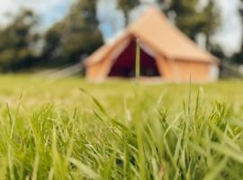 Fully Furnished Bell Tent 1, Zelt-Lodge in St Austell