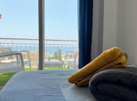 Sea views from the bed Design studio, hotel i Torrox