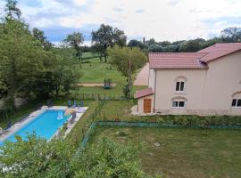 Arpent #2, Hotel in Garnerans