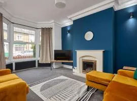 Spacious House In Stockton - Street Parking