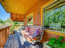Cozy Kenai Abode with Private Deck 5 Mi to Ocean!