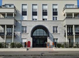 Villa Médicis Versailles Saint-Cyr-l'Ecole, κατάλυμα με κουζίνα σε Saint-Cyr-lʼEcole
