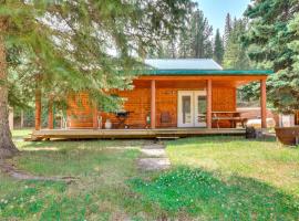 Deadwood Wolf Cabin with Fire Pit and Grill, hotel v destinaci Deadwood