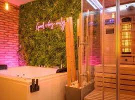 Private Baltic Spa & Art Suite