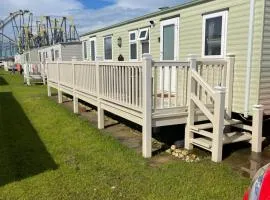 Blue 4 Caravan Ingoldmells 6 berth 3 bedrooms