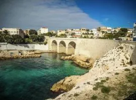 Exclusif - Urban Cabin vue mer les pieds dans l'eau