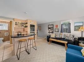 Charming Woodstock Skylight Retreat-10 Min to Loon
