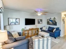 1 Mi to Jolly Roger! Poolside Family Retreat