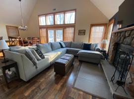 Gorgeous House in Camelback Mountain near lifts!, resort de esqui em Tannersville