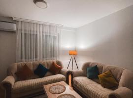 Cozy Apartment in Gjilan, alojamiento con cocina en Gjilan