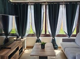 Appartement de 65m2 avec piscine partagée, hotel in Tremblay-en-France