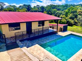 El Diamante - Finca Privada con Piscina Barbosa, casa de campo em Barbosa