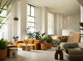 Sandbourne Santa Monica, Autograph Collection