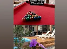 CASA 500m do BETO CARRERO, com piscina e sinuca, 1 suite + 2 quartos, 3bwc, a 300m da Praia churrasqueira e estacionamento privado