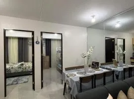 Casa Moanna 2BR Condo with Dining, kitchen, Living Area and Netflix