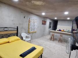 Casa de campo para descanso serca de cenotes mayas, готель у місті Huhí