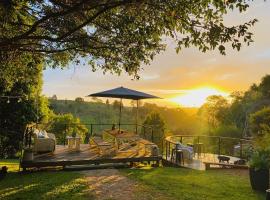 Doomben Ridge Farm House, villa in Beechmont