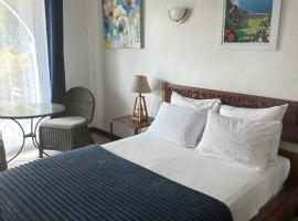 Hôtel Résidence Le Phoenix, hotel v destinaci Saint-Pierre