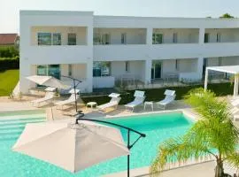 SUNSHINE LUXURY APARTMENTS - Private Pool and Beach - Policoro Lido