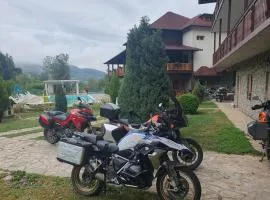 Etno Selo VRELO & Camping