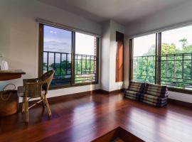 TREETOP - Fong Lee CC Lampang Walking Street, hotel i Lampang