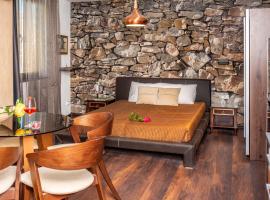 Enika Hotel，特里亞夫納的有熱水按摩池的飯店