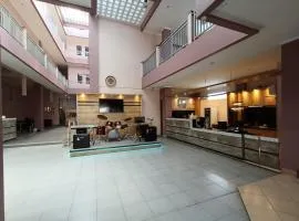 Karana Guesthouse Syariah Bandung & Luang Cafe
