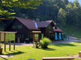 Koča pri jelenovem studencu โรงแรมในโคตเชวิเย