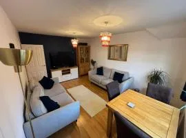 Cosy Shared Flat - Self Check-In, Free Street Parking