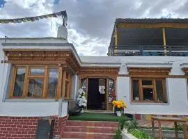 Amchi Guest House Lamayuru By LexStays