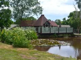 Silver Birch Cabin, Bulbury Farm