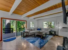 Creekside Retreat with Hot Tub, Near Homewood Resort