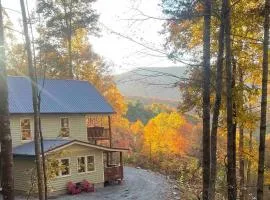 Smokey Mountain Getaway - new renovation - Mountain Views with Sunsets