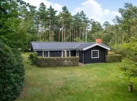 Stunning Home In Ålbæk With Wifi