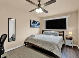 Stylish Comfy Shleby Retreat Patio Parking