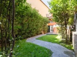 Isaia Garden -Private Garden Spa Bath BolognaRooms