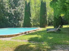 La Maison De L'Ecrivain, hotel v destinaci La Bastide-lʼÉvêque