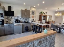 Agréable maison avec jardin à Joinville, Hotel in Joinville