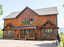 Augys View- Mountain Views-large parking-Large Cabin