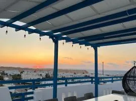 Spacious 3BR Apartment w Rooftop Terrace Jacuzzi