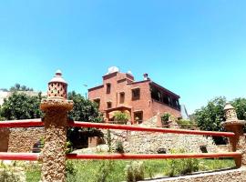 Gite Marbie maison rurale, une expérience naturelle unique, au coeur du moyen atlas, Maroc, place to stay in Teklit